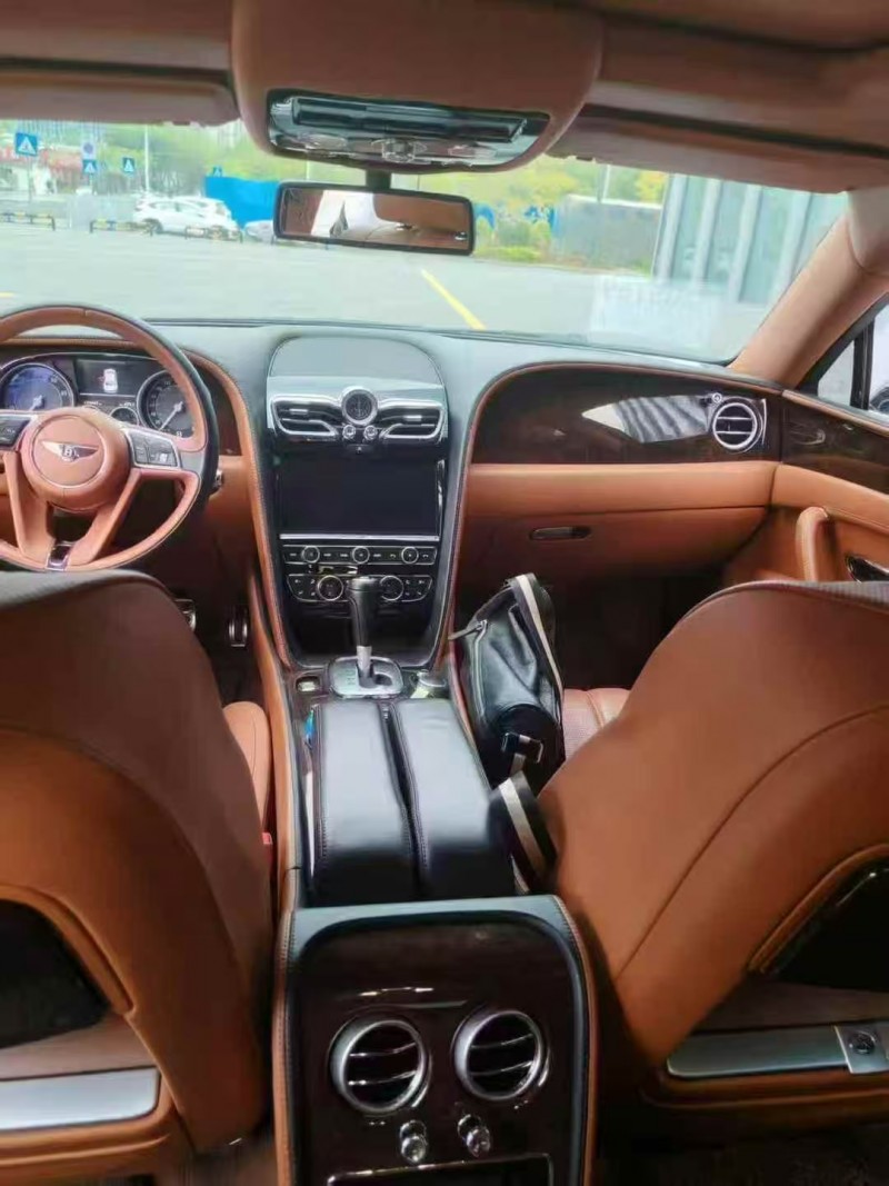 广州14年宾利飞驰7