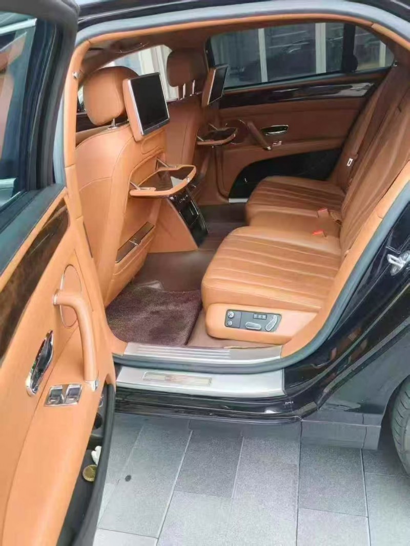 广州14年宾利飞驰8