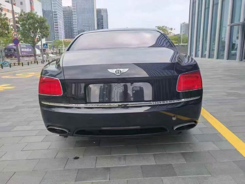 广州14年宾利飞驰9