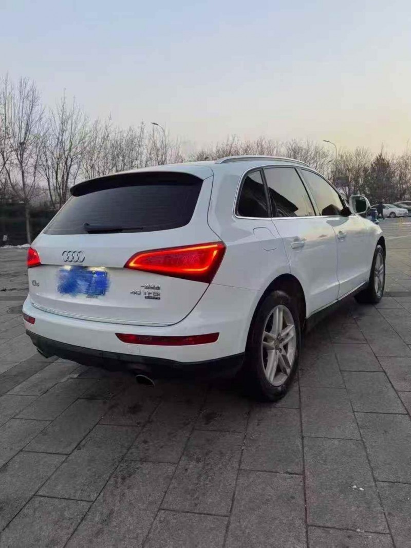 承德17年奥迪Q58