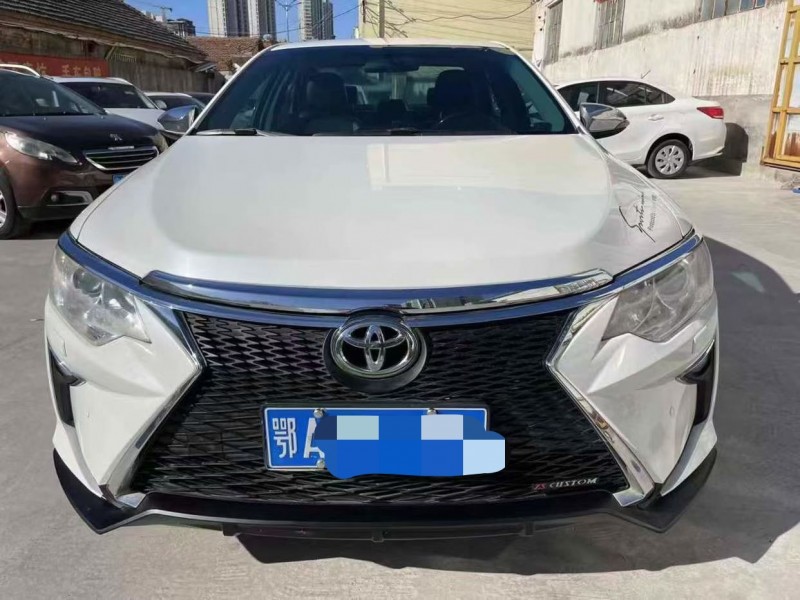 泰安17年丰田凯美瑞1