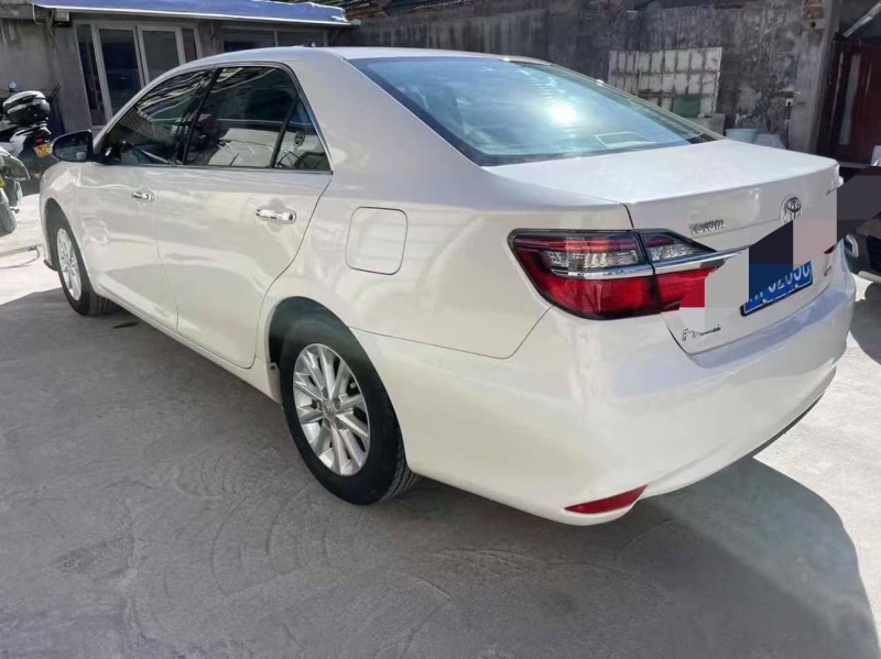 泰安17年丰田凯美瑞2