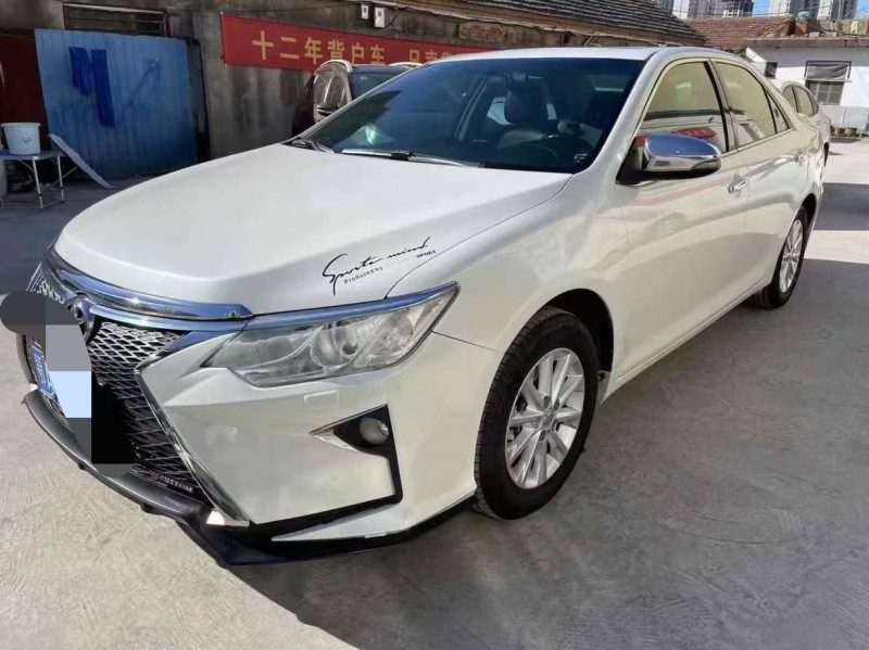 泰安17年丰田凯美瑞5