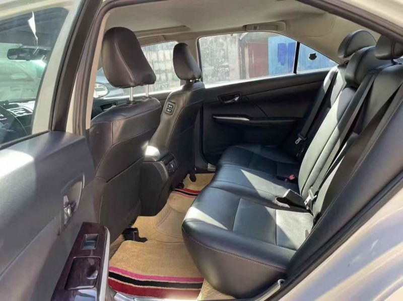 泰安17年丰田凯美瑞7