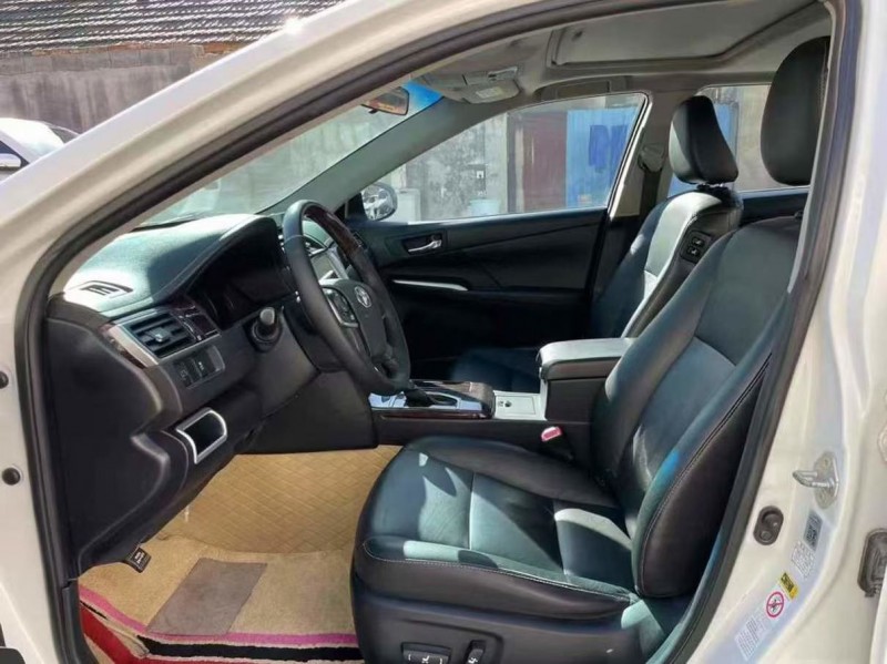 泰安17年丰田凯美瑞8