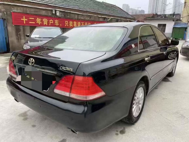 泰安07年丰田皇冠3