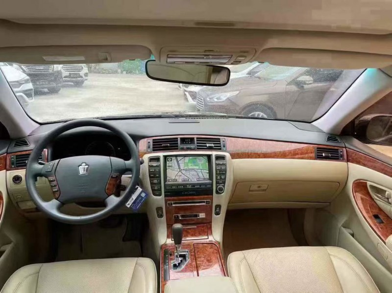 泰安07年丰田皇冠7