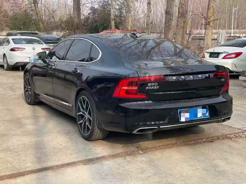 威海19年沃尔沃S907