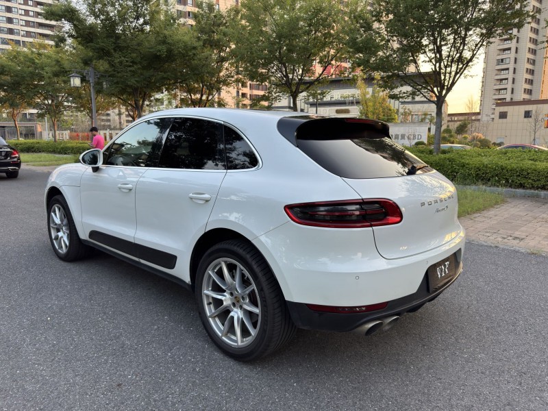 盐城14年保时捷Macan4