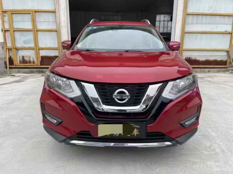 泰安17年日产奇骏1