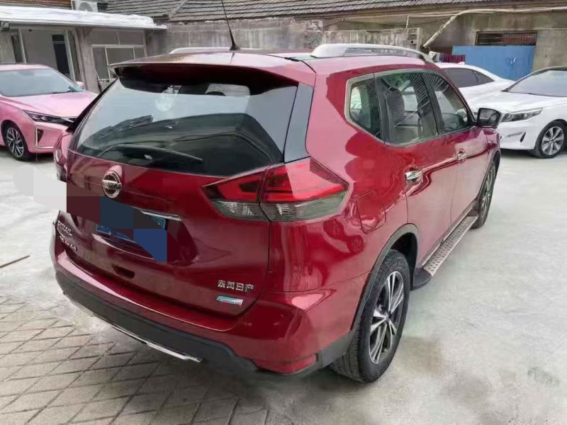 泰安17年日产奇骏7