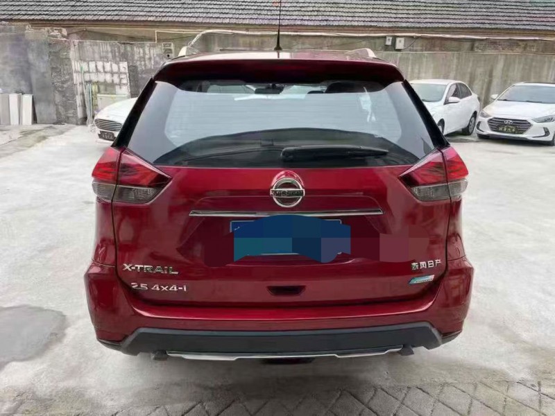 泰安17年日产奇骏8