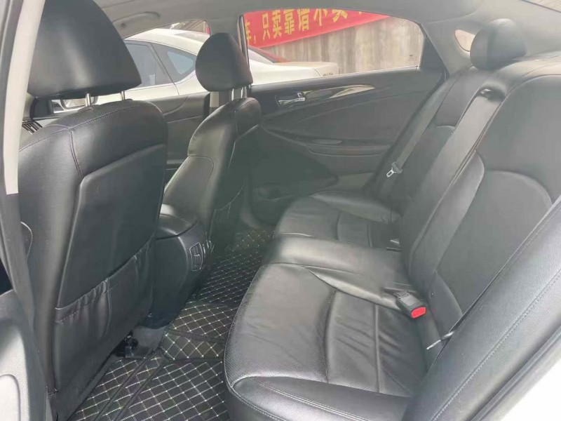 泰安15年现代索纳塔8