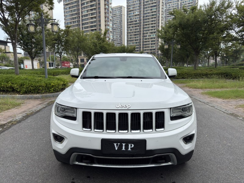 盐城15年Jeep大切诺基1