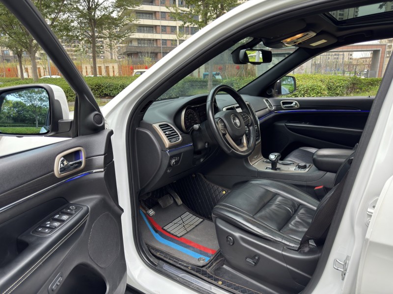 盐城15年Jeep大切诺基6