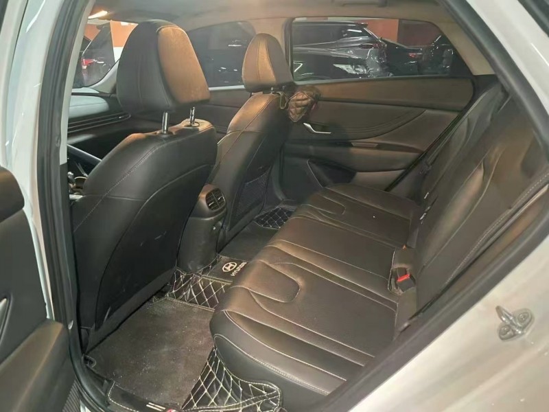 苏州23年现代伊兰特6