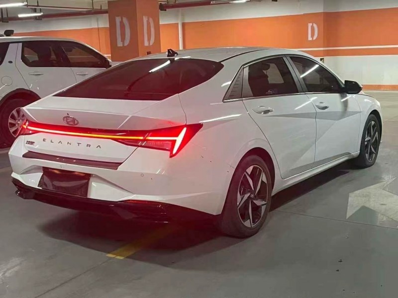 苏州23年现代伊兰特7