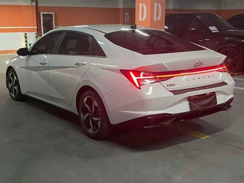 苏州23年现代伊兰特8