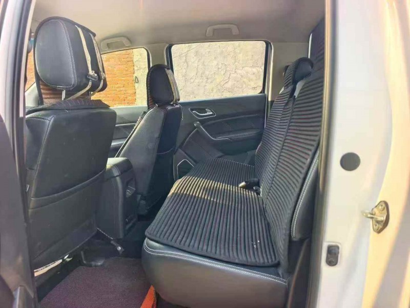 济宁20年江铃域虎7