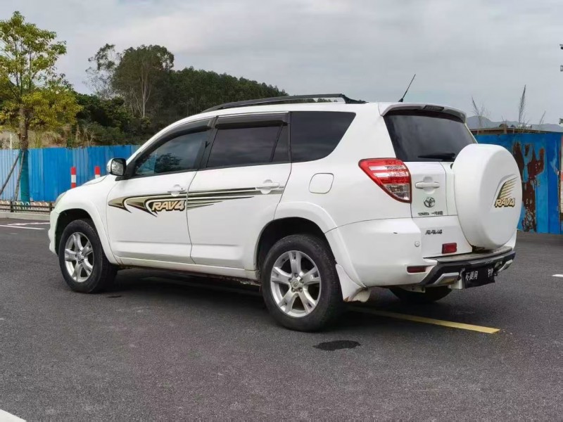 广州12年丰田RAV4荣放8