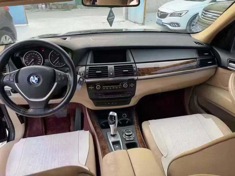 泰安13年宝马X55