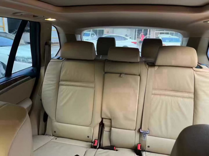 泰安13年宝马X56