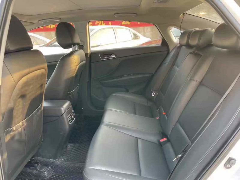 泰安19年现代名图8