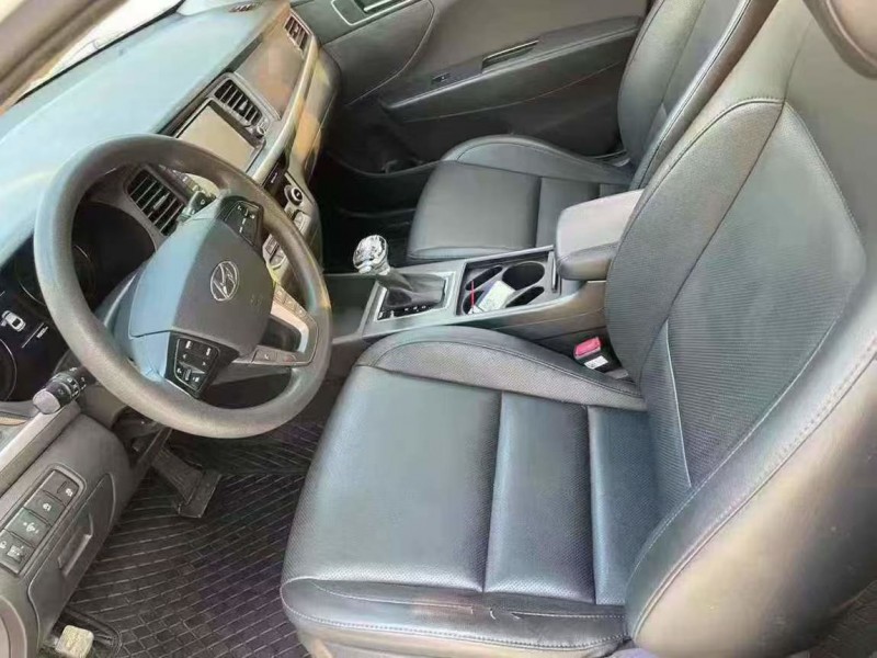 泰安19年现代名图9