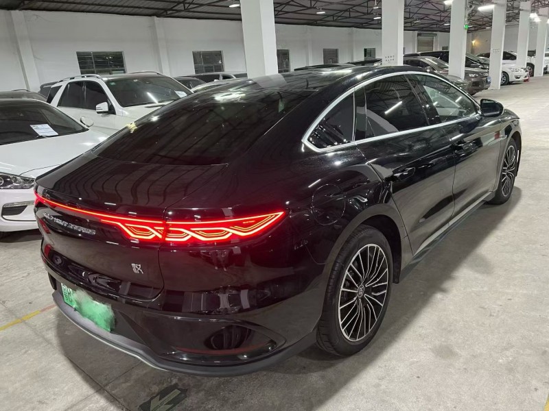 深圳23年比亚迪汉8