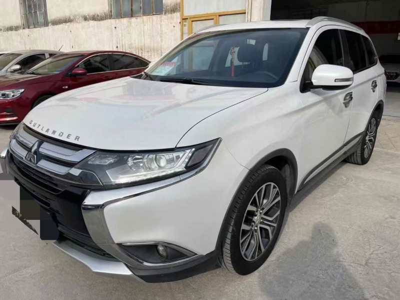 泰安18年三菱欧蓝德3