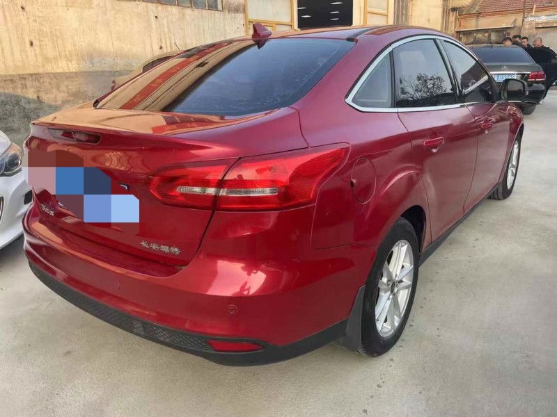 泰安17年福特福克斯4