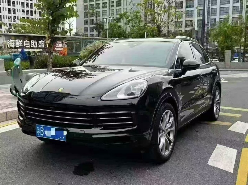 广州19年保时捷卡宴3