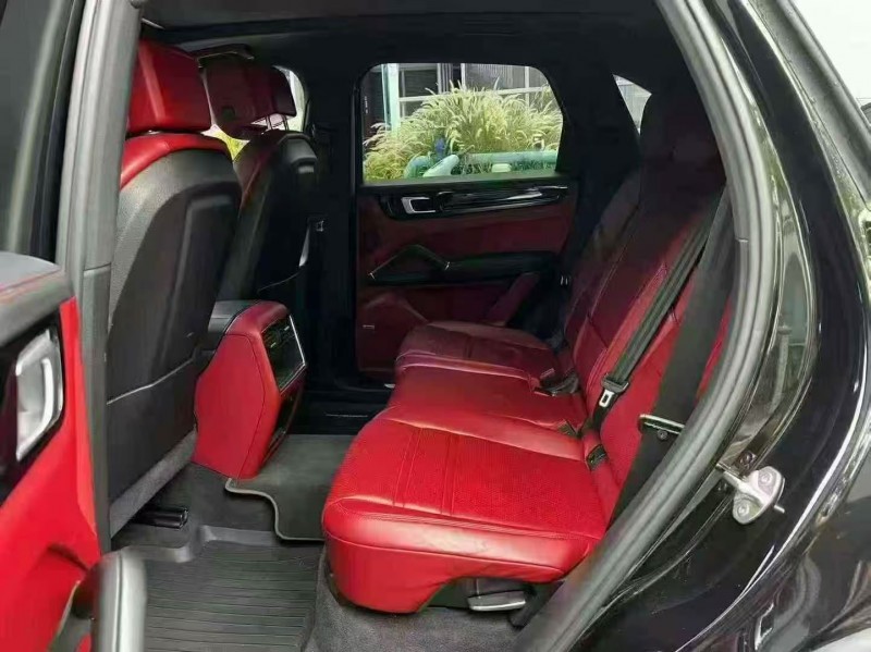 广州19年保时捷卡宴4