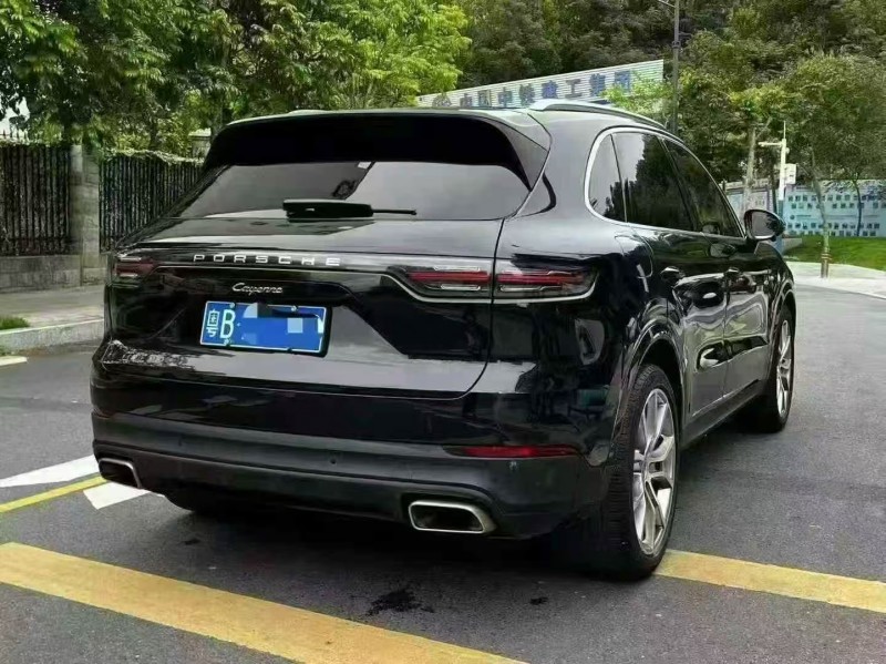 广州19年保时捷卡宴8