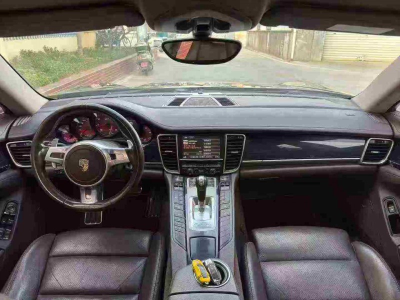 福州15年保时捷帕拉梅拉5