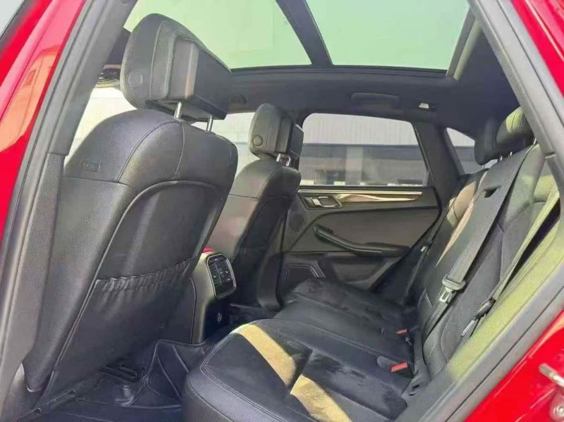 襄阳18年保时捷Macan6