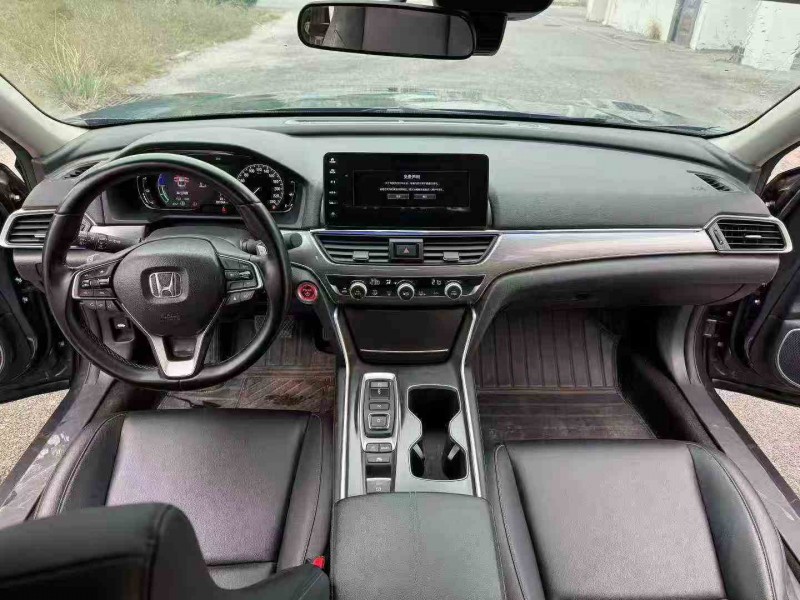 南宁23年本田雅阁5