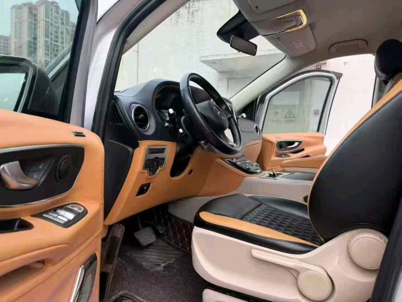 南宁20年奔驰威霆4