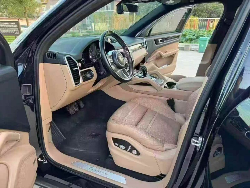 徐州19年保时捷卡宴3