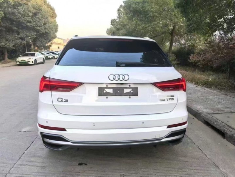 广州22年奥迪Q38