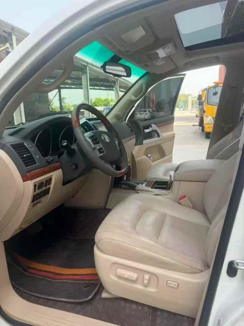 东营19年丰田兰德酷路泽9