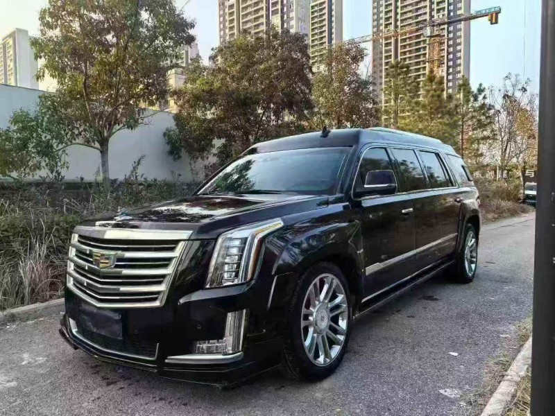 荆州17年凯迪拉克凯雷德2