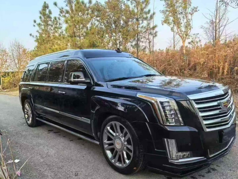 荆州17年凯迪拉克凯雷德3