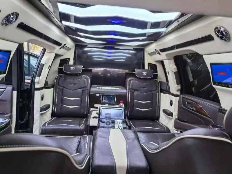 荆州17年凯迪拉克凯雷德6