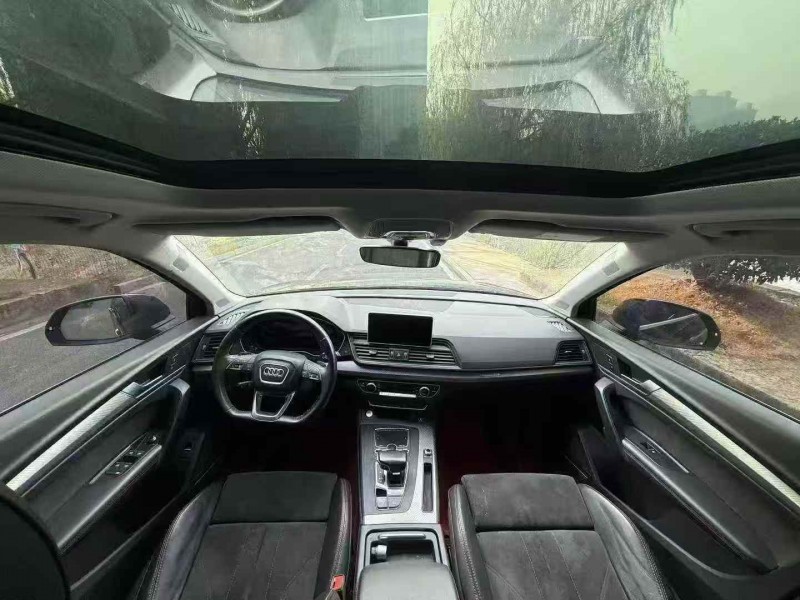 赣州21年奥迪Q56