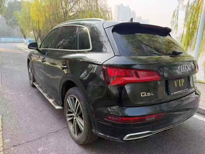 赣州21年奥迪Q57