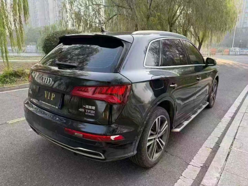 赣州21年奥迪Q58
