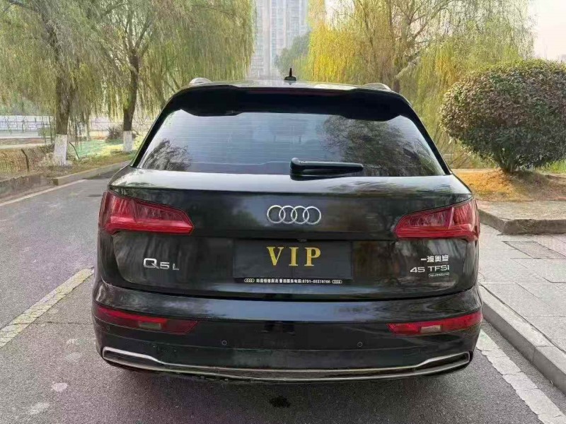 赣州21年奥迪Q59