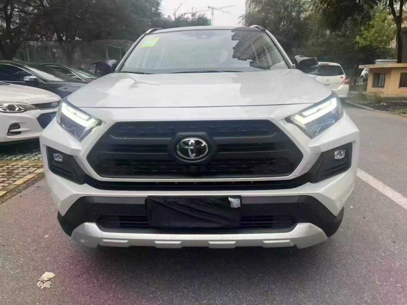 安阳25年丰田RAV4荣放1