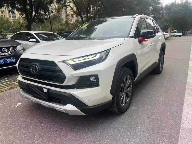 安阳25年丰田RAV4荣放3